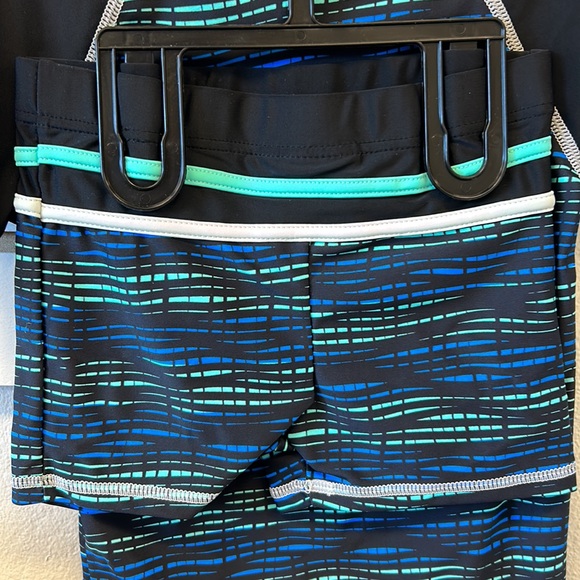 NWT DISTRICT BOY KIDS RASHGUARD SET C. Jet black - Picture 4 of 5